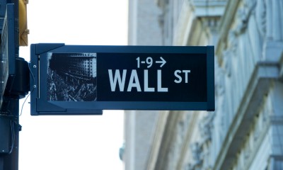 Wall_Street_Sign_(1-9)